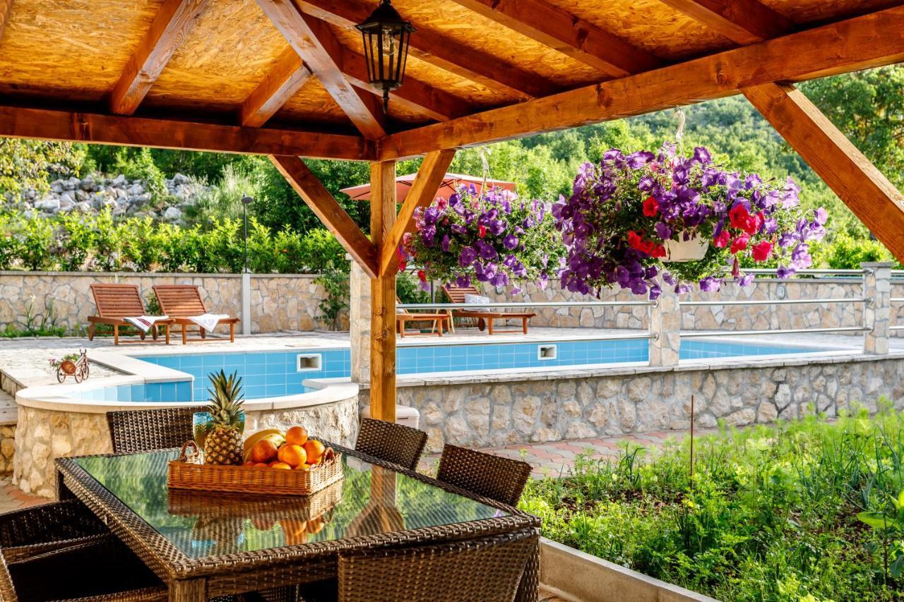 Holiday Home Memories And Joy Имотски Экстерьер фото