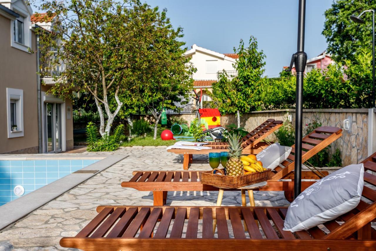Holiday Home Memories And Joy Имотски Экстерьер фото