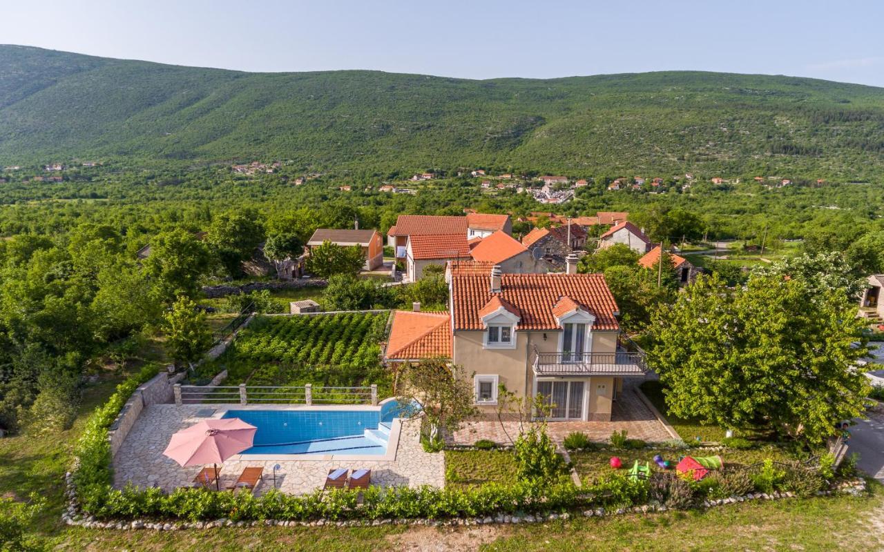 Holiday Home Memories And Joy Имотски Экстерьер фото