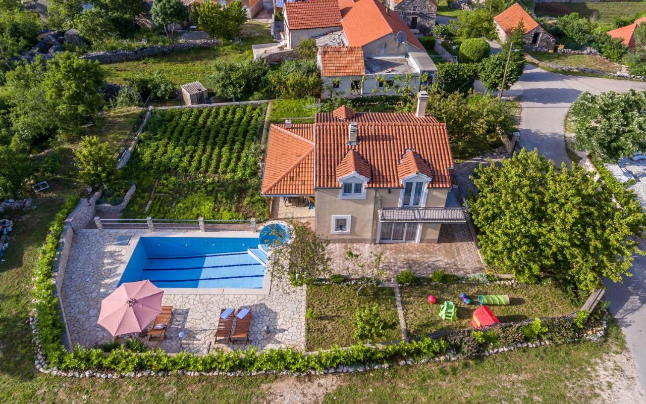 Holiday Home Memories And Joy Имотски Экстерьер фото
