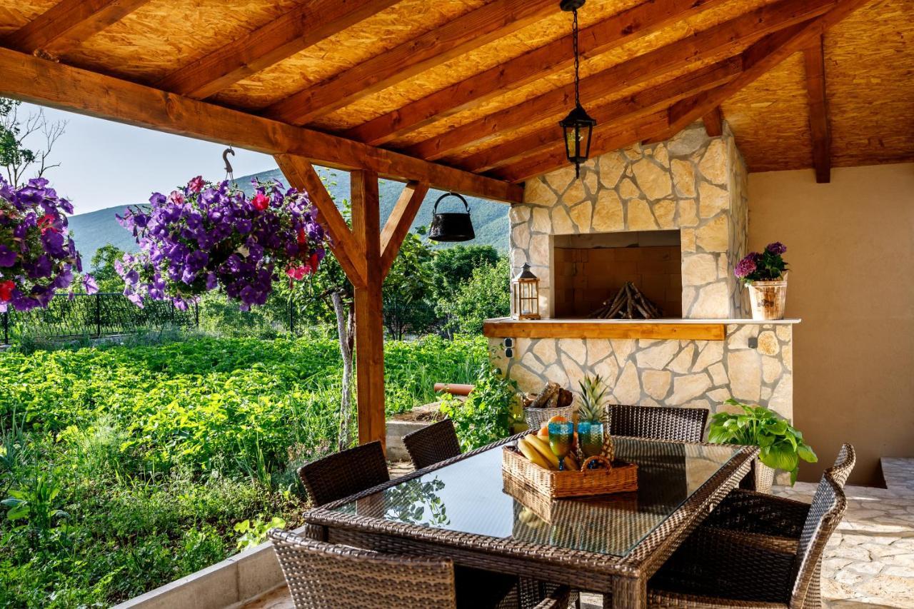 Holiday Home Memories And Joy Имотски Экстерьер фото